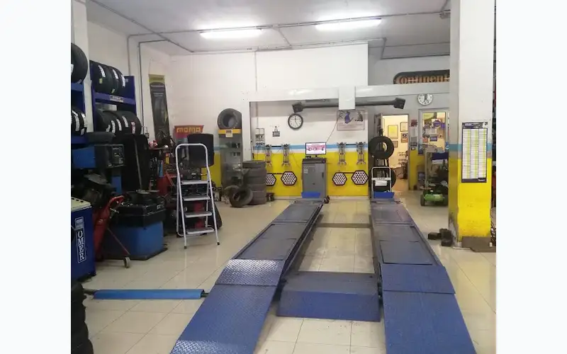 Foto dell'officina Nenna Pneumatici S.n.c.