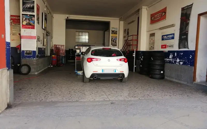 Foto dell'officina Nola Gomme S.r.l.