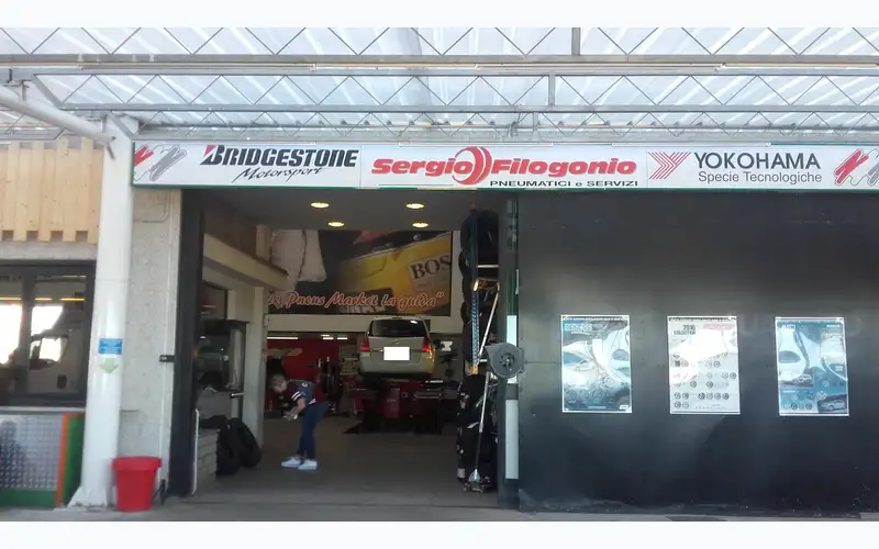 Foto dell'officina Nolo Tires Italy