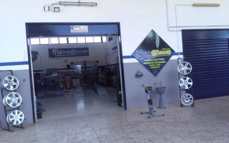 Foto dell'officina Nova Gomme Di Natale Aniello & C. S.a.s.