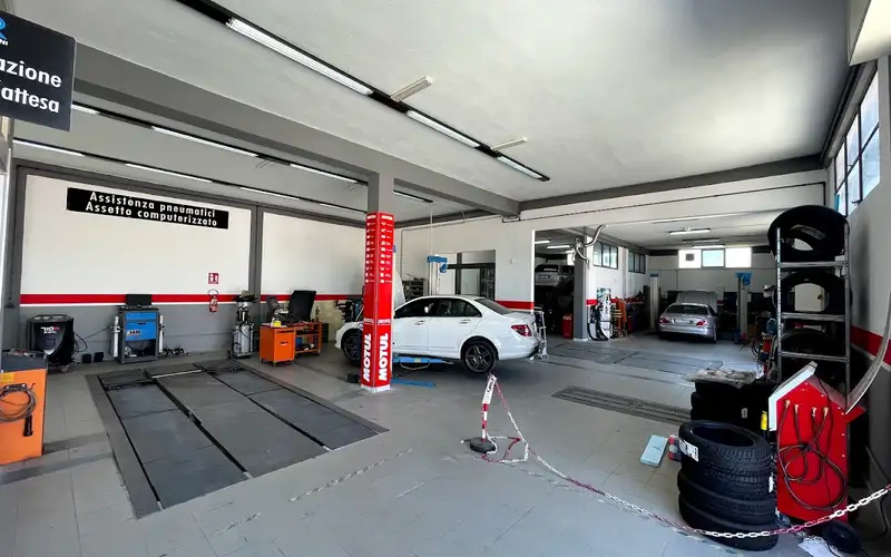 Foto dell'officina Officine Sarda Revisioni Auto e Moto Selargius