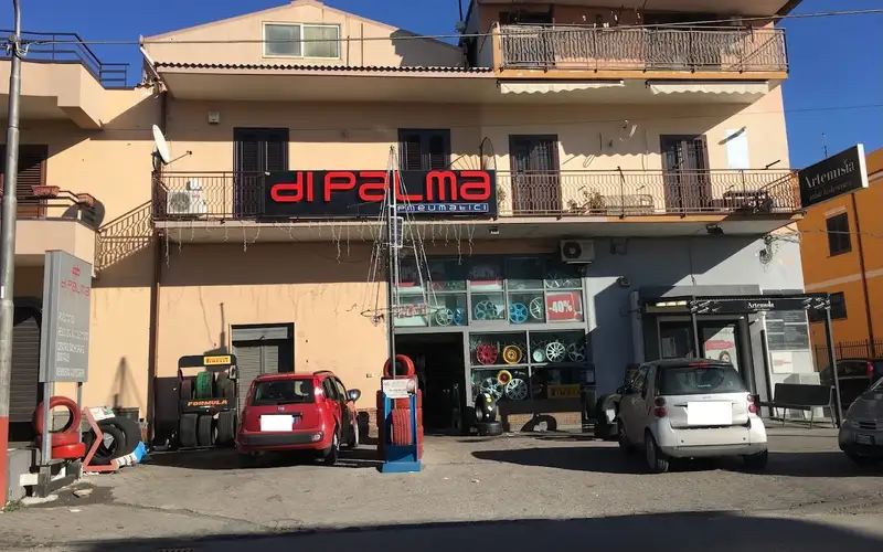 Foto dell'officina Palm Tires Ltd.
