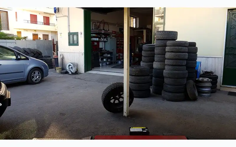 Foto dell'officina Pasquale Matrone Gomme