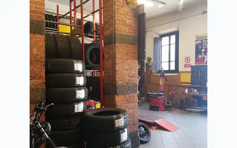 Foto dell'officina Pecchioli Gomme S.a.s.