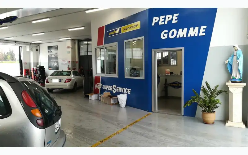 Foto dell'officina Pepe Gomme di Pepe Letizia & C. S.A.S. 