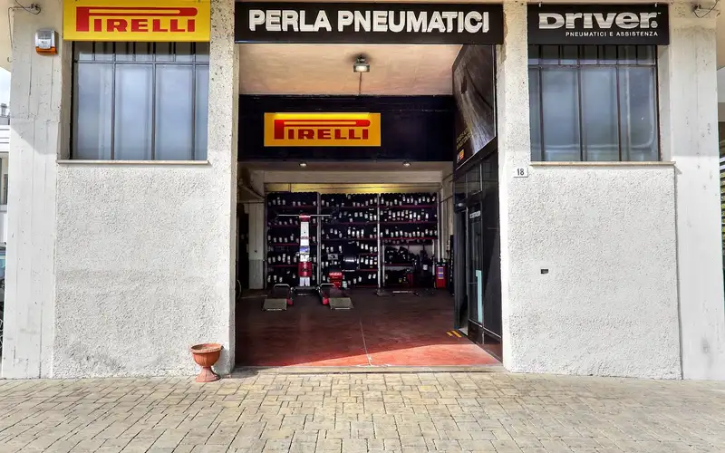 Foto dell'officina Perla Pneumatici Siena S.r.l.