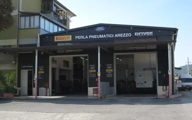 Foto dell'officina Perla S.r.l. Tires Arezzo