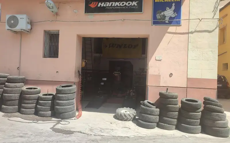 Foto dell'officina Perrone Gomme