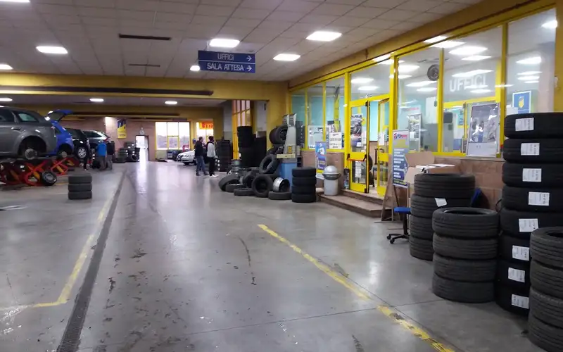 Foto dell'officina Pe.Sa Gomme S.r.l.
