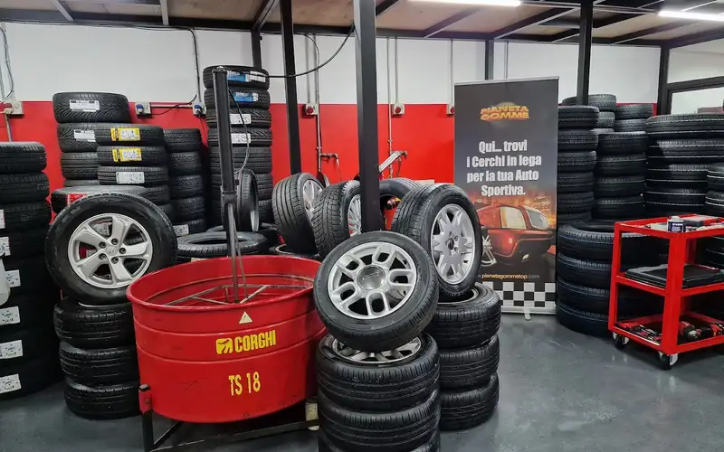 Foto dell'officina Pianeta Gomme - Catania