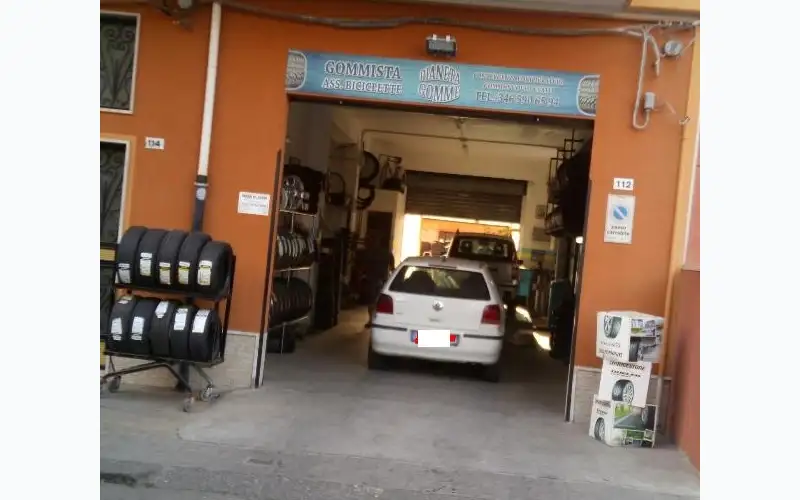 Foto dell'officina Pianeta Gomme - Fiumefreddo di Sicilia