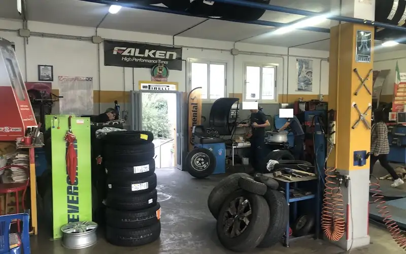 Foto dell'officina Pira Gomme Di Angelo Mario E Salvatore S.n.c.