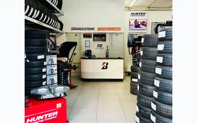 Foto dell'officina Pisana Gomme