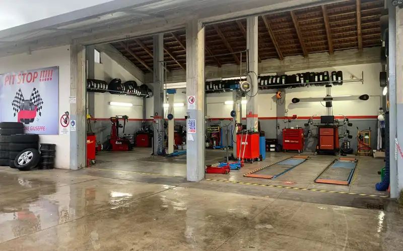 Foto dell'officina Pit Stop di Antonello Fornataro
