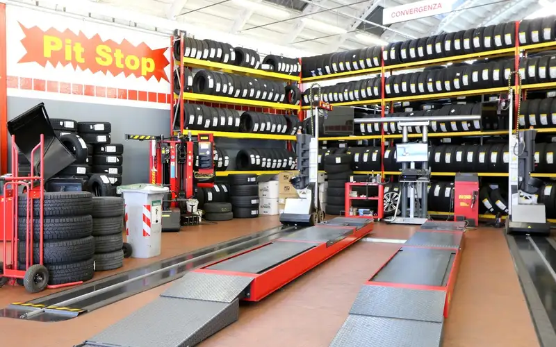 Foto dell'officina PIT STOP Di Paternoster M. - Driver Center Pirelli Trento