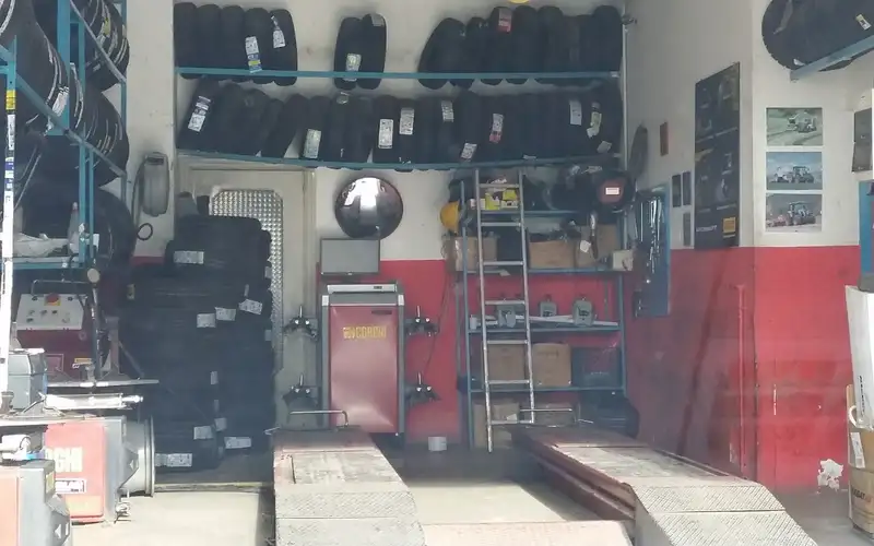 Foto dell'officina Pit Stop Gomme - Grazzanise