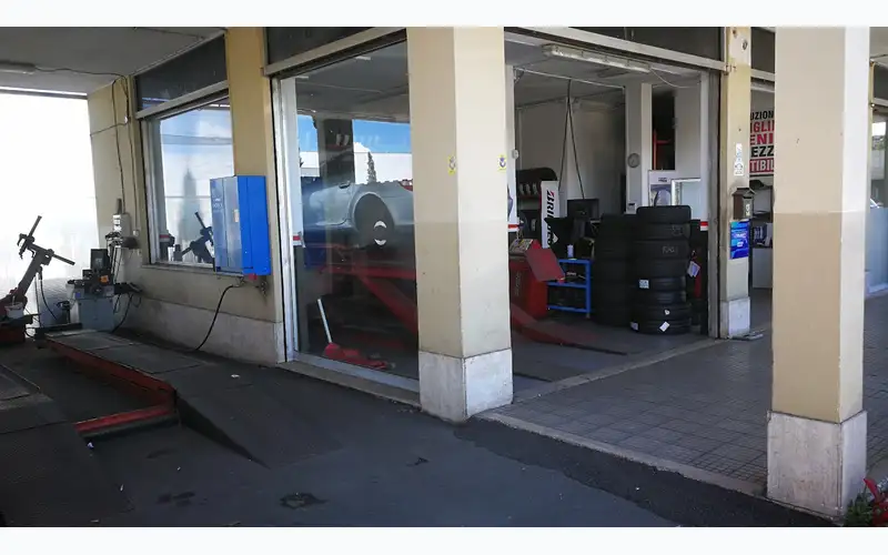 Foto dell'officina Pit Stop Gomme S.n.c. Di Del Conte Fabio E Vertechi Emiliano