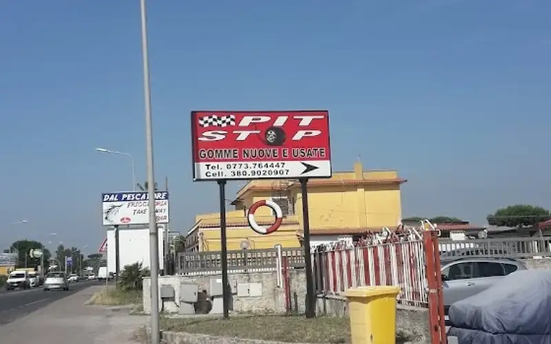 Foto dell'officina Pit-Stop Gomme Nuove e Usate