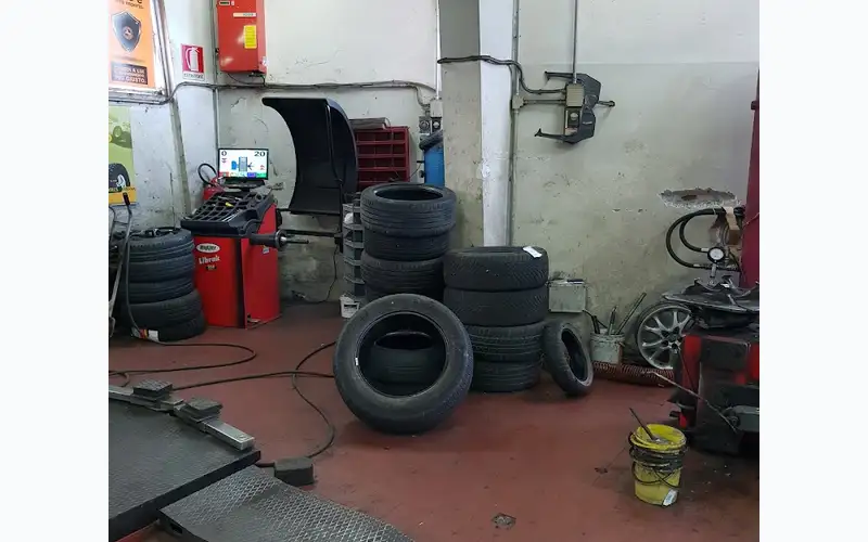 Foto dell'officina Pneuline Di Beccaria Riccardo Rolando E C. S.n.c.