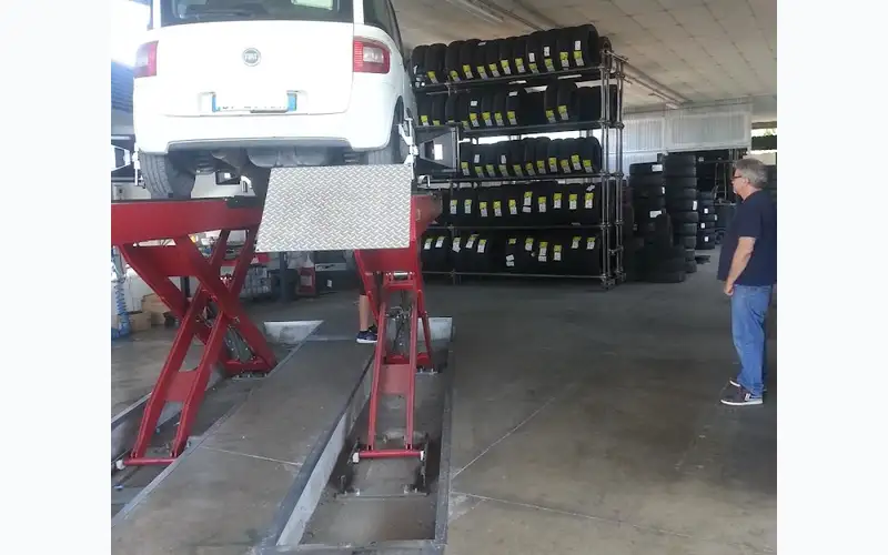 Foto dell'officina Pneumatici Adriatica S.r.l.