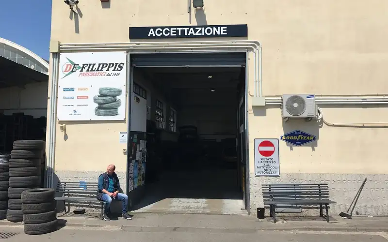 Foto dell'officina Pneumatici De Filippis Alfredo S.r.l.