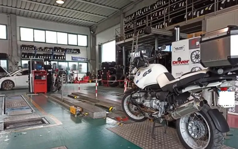 Foto dell'officina Pneumatici E Revisioni S.r.l.