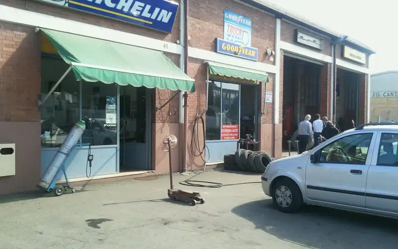 Foto dell'officina Pneumatici Fratelli Cantele