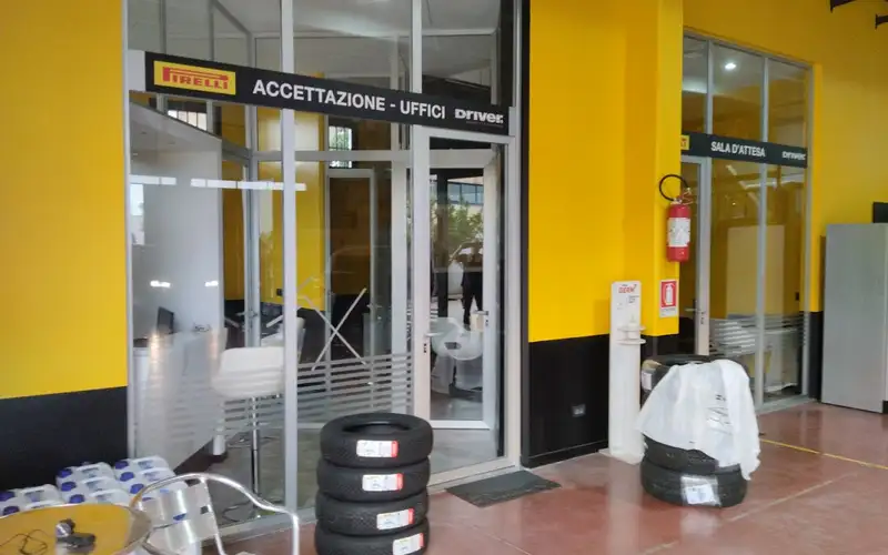 Foto dell'officina Pneumatici Mele S.n.c.