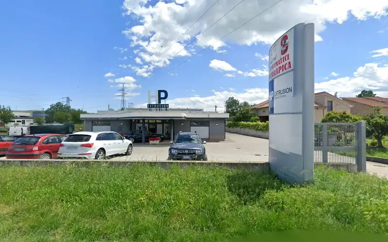 Foto dell'officina Pneumatici Serrapica