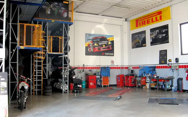 Foto dell'officina Pneus 2001 Di Maccan Mirko - Driver Center Pirelli