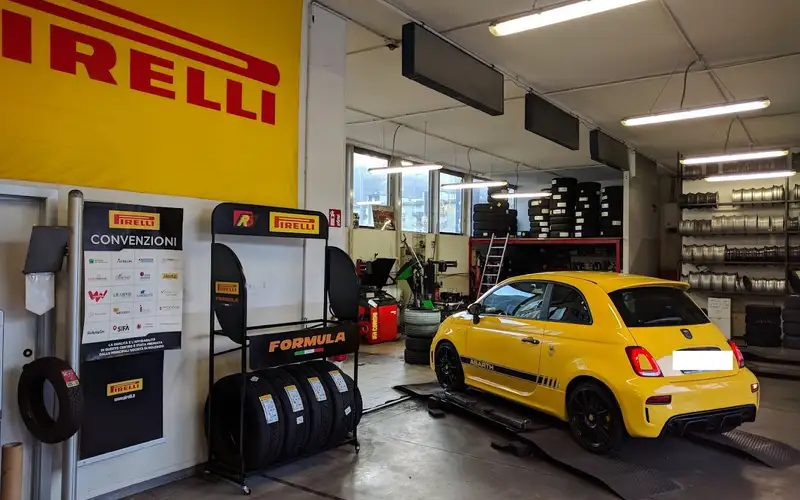 Foto dell'officina Pneus Center Trento