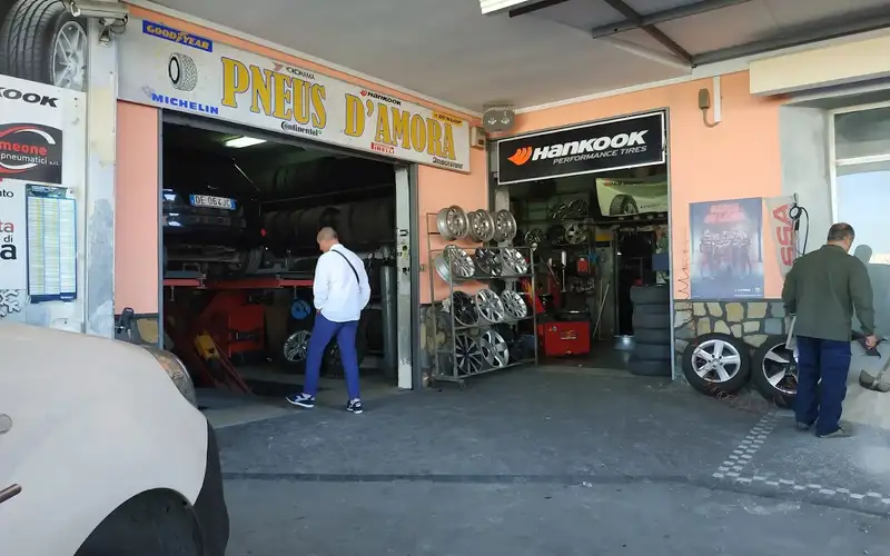 Foto dell'officina Pneus D'Amora di D'Amora Ferdinando S.a.s.