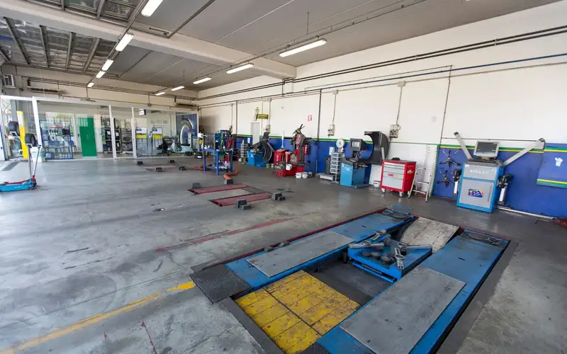 Foto dell'officina Pneus Euromaster Estense - Ferrara