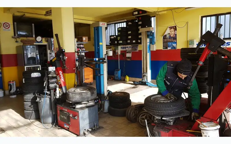 Foto dell'officina Pneus Expert Irpinia
