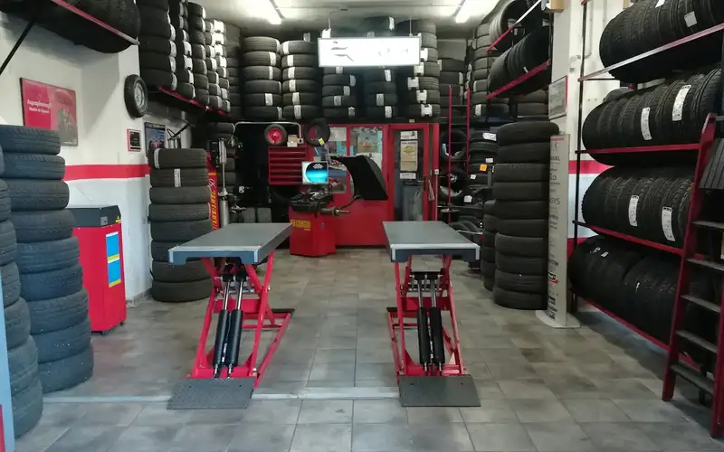 Foto dell'officina Pneus Expert Pit Stop