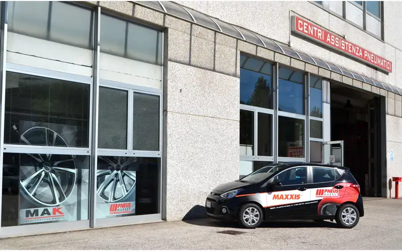 Foto dell'officina Pneus Market Trento Ora