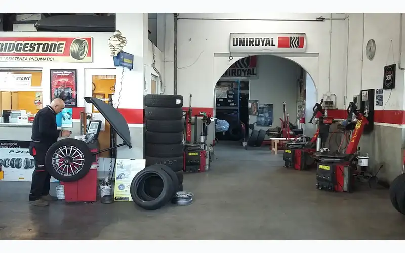 Foto dell'officina Pneus Nizza - BestDrive