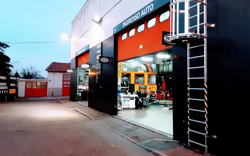 Foto dell'officina Pneusì S.r.l.