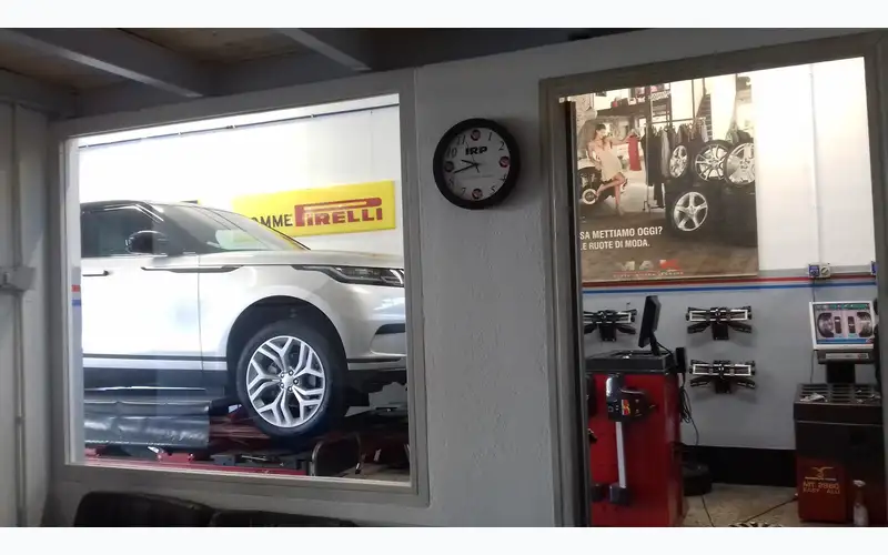 Foto dell'officina Pneusport di Roberto Muscas - Mastro Michelin