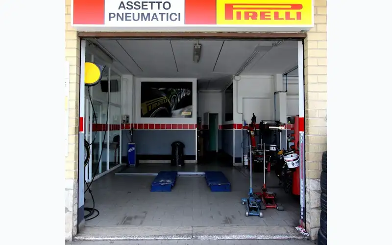 Foto dell'officina Puntogomme Lazio S.r.l. - Driver Center Pirelli Mentana