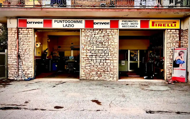 Foto dell'officina Puntogomme Lazio S.r.l. - Driver Center Pirelli Passo Corese
