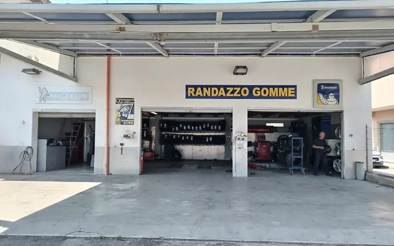 Foto dell'officina Randazzo Giuseppe