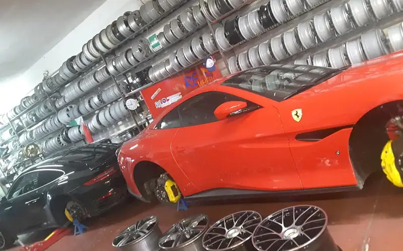 Foto dell'officina Rewheels S.r.l.