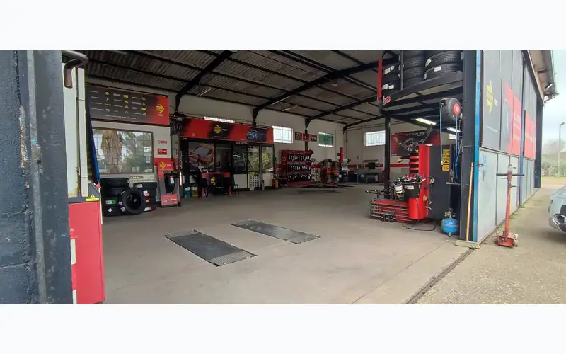 Foto dell'officina R.G. Tyre