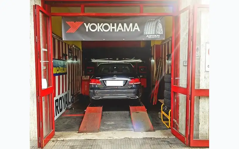 Foto dell'officina Ricci Nicolino Gomme