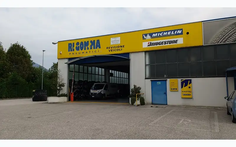 Foto dell'officina Rigomma S.r.l. - Buja