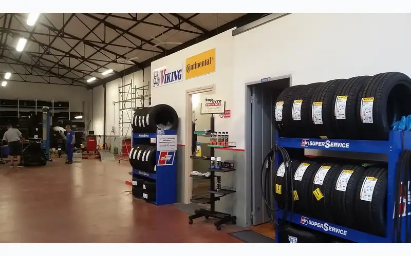 Foto dell'officina Rocchi Gomme