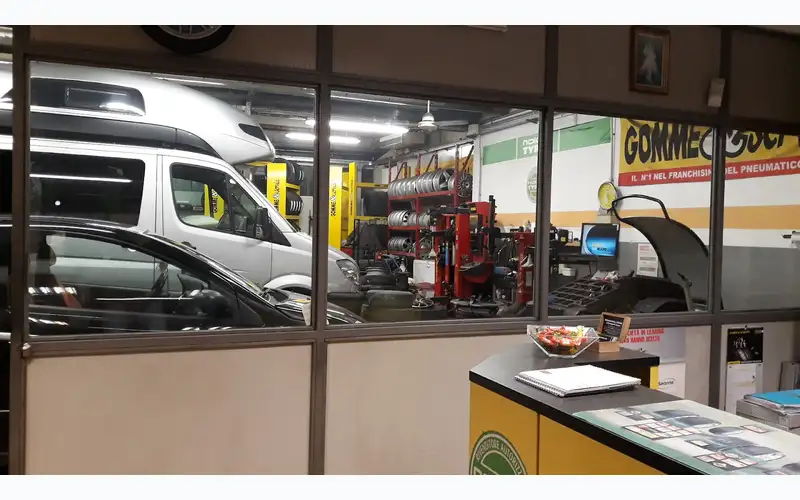 Foto dell'officina Romagnoli Gomme