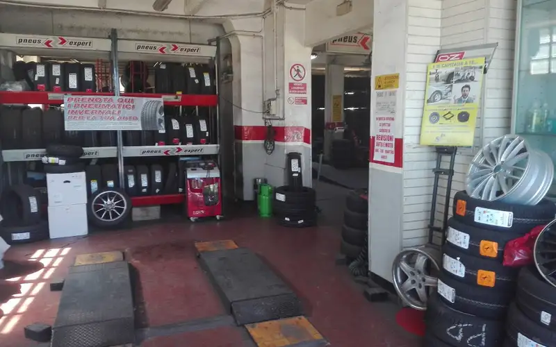 Foto dell'officina Russo Gomme