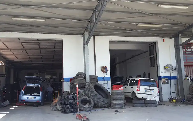 Foto dell'officina Sarti Gommista